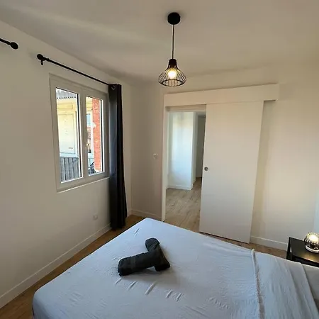 T3 Capitole-climatisation-balcon Апартаменты